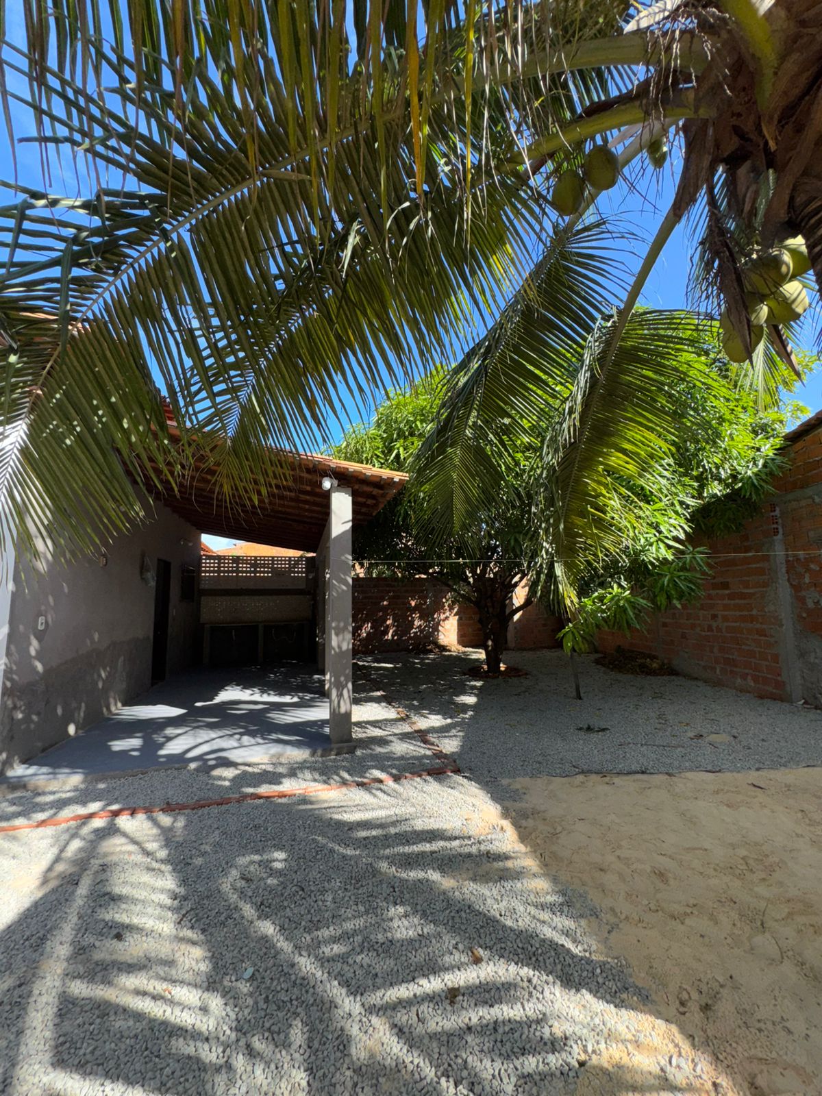Área externa da casa em Barreirinhas